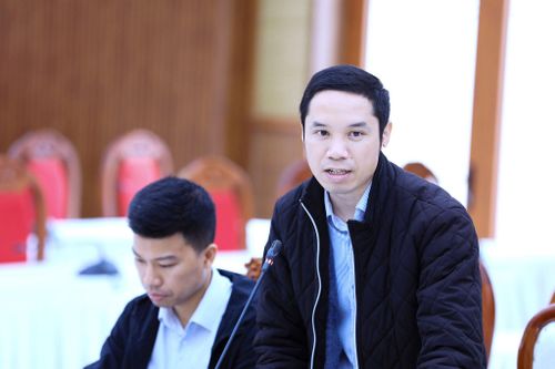 Đại diện VNPT Lâm Đồng báo cáo kết quả đồng bộ dữ liệu đất đai trên địa bàn tỉnh