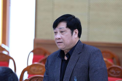 Lãnh đạo Văn phòng Đăng ký đất đai tỉnh Lâm Đồng báo cáo về công tác phối hợp lập, hoàn thiện cơ sở dữ liệu đất đai trên địa bàn