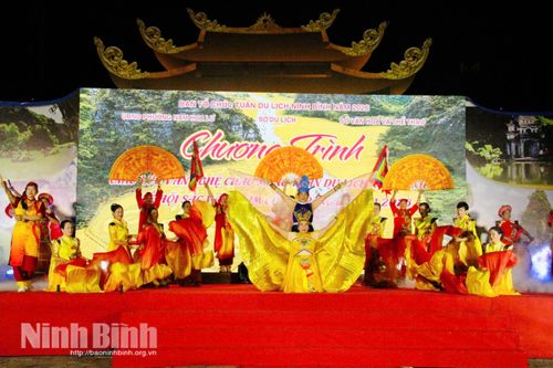 Chương trình giao lưu văn nghệ được tổ chức vào các buổi tối trong Tuần Du lịch Ninh Bình 2026.