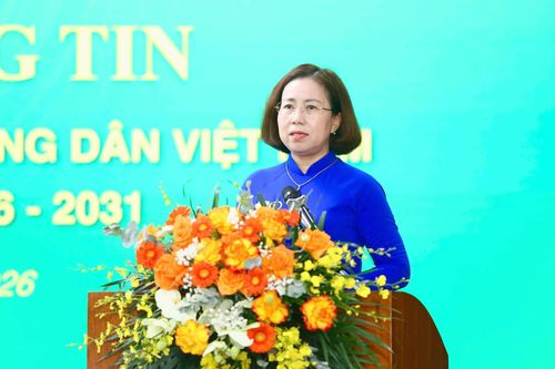 Phó Chủ tịch Ban Chấp hành Trung ương Hội Nông dân Việt Nam Bùi Thị Thơm phát biểu tại họp báo. Ảnh: Ban tổ chức