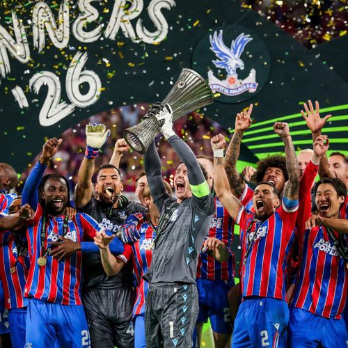 Khoảnh khắc lịch sử của Crystal Palace khi đăng quang UEFA Conference League trên sân Red Bull Arena.