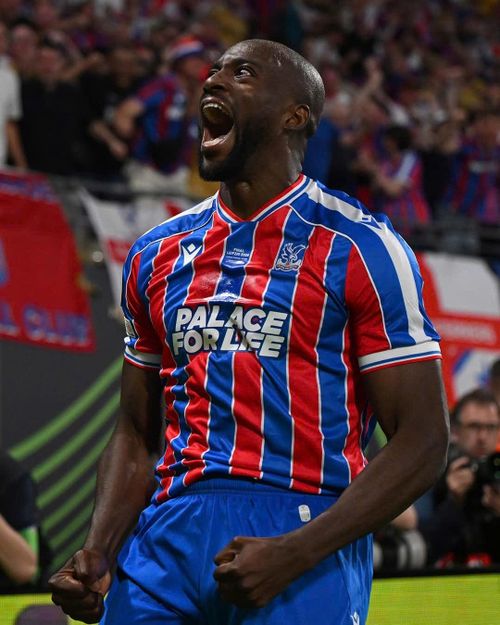 Mateta ăn mừng bàn thắng vàng mở ra chiến thắng lịch sử cho Crystal Palace