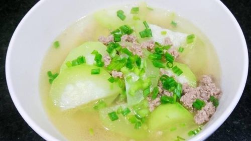 Canh bí đao lợi tiểu, giảm nóng trong.