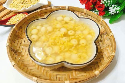 Chè hạt sen đậu xanh giúp an thần, thanh nhiệt.