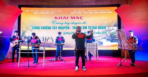 Các tiết mục nghệ thuật đậm màu sắc Tây Nguyên tại triển lãm