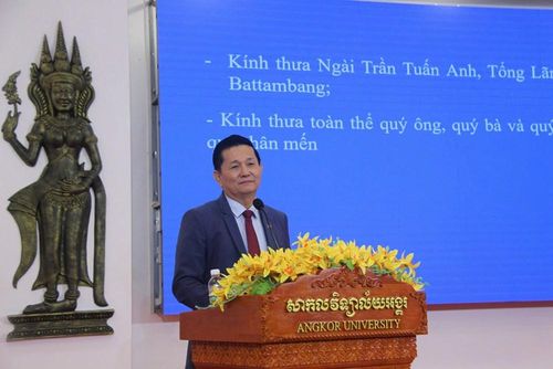 Phó Tỉnh trưởng tỉnh Siem Reap Ly Sary phát biểu chào mừng