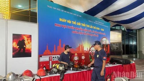 Chương trình giáo dục kỹ năng “Em làm lính cứu hỏa”.