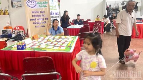 Khu vực truyền thông về quyền trẻ em.
