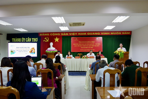 Quang cảnh tọa đàm.