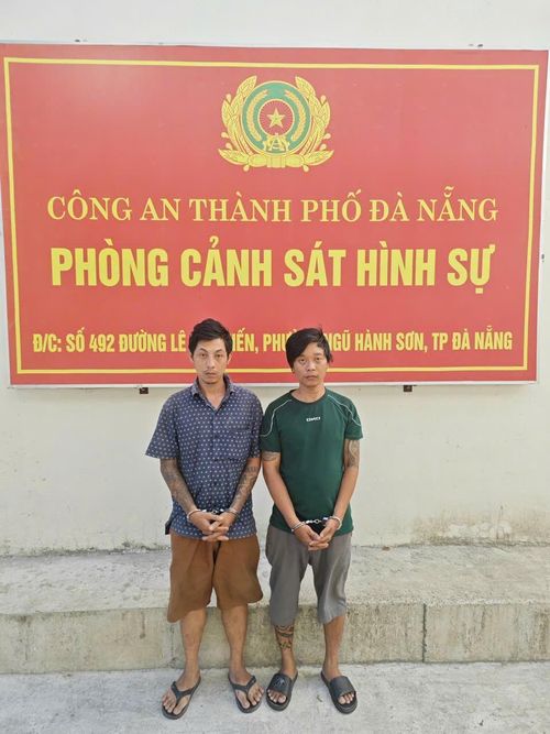 Hai đối tượng Nghĩa và Hùng tại cơ quan Công an.
