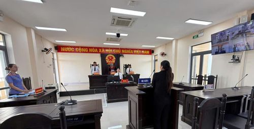 Các bị cáo tại phiên tòa.