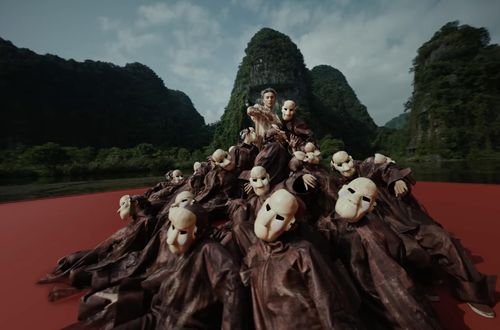 Hình ảnh trong MV của Sơn Tùng M-TP