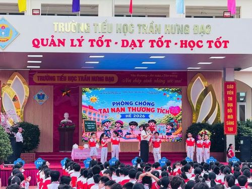 Học sinh Trường Tiểu học Trần Hưng Đạo tham gia chương trình tuyên truyền kỹ năng phòng chống tai nạn thương tích trước kỳ nghỉ hè 2026.