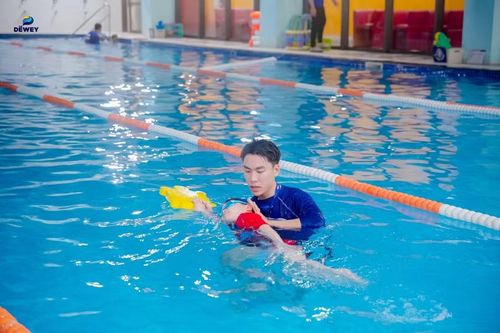  Đội ngũ Huấn luyện viên Aqua-Tots có chứng chỉ Mỹ. 