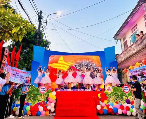 Tiết mục múa hát vui nhộn.