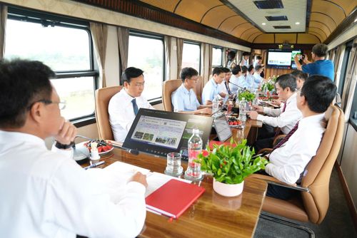 Trong tình huống khẩn cấp, toa chỉ huy trở thành trung tâm điều hành hoạt động ứng phó.