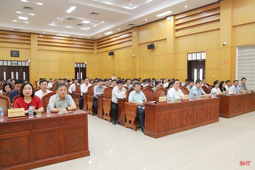 Các đại biểu dự hội nghị tại Thuế tỉnh Hà Tĩnh.