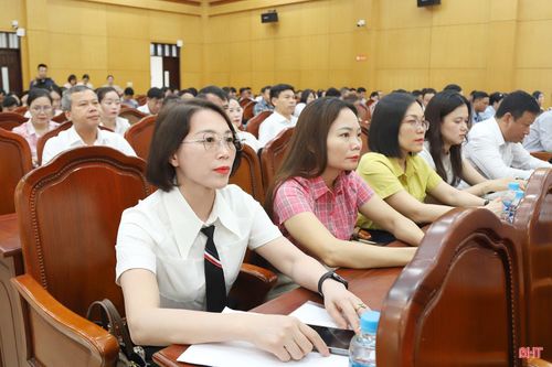 Đại biểu HĐND cấp xã dự hội nghị tại Thuế tỉnh Hà Tĩnh.