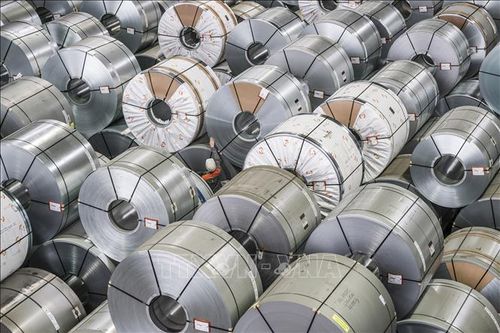 Thép cuộn của Tập đoàn công nghệ thép Salzgitter AG ở Salzgitter, Đức. Ảnh: EPA/TTXVN