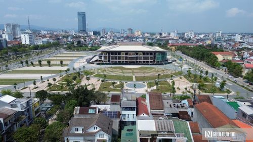 Một dự án khác cũng bị “tuýt còi” là Gói thầu số 11 thuộc dự án Quảng trường Văn hóa Thể thao tỉnh Thừa Thiên-Huế.