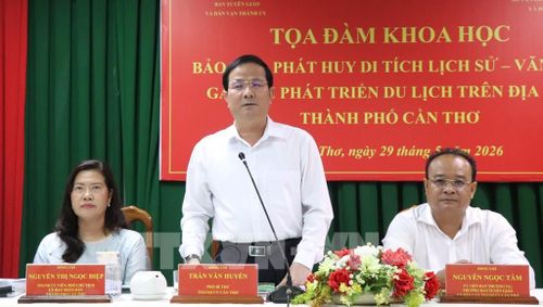 Ông Trần Văn Huyến, Phó Bí thư Thành ủy Cần Thơ, phát biểu. Ảnh: Nguyễn Hằng - TTXVN