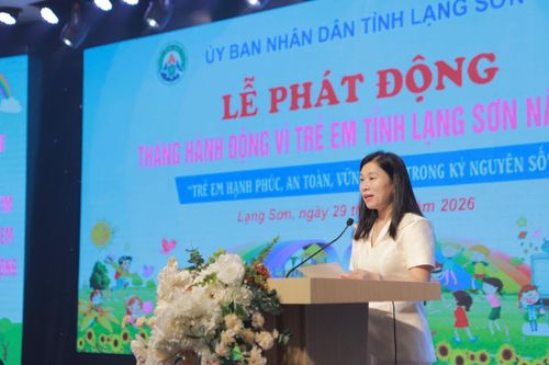 Bà Trần Thanh Nhàn, Phó Chủ tịch UBND tỉnh Lạng Sơn, phát biểu tại Lễ phát động "Tháng hành động vì trẻ em năm 2026". Ảnh: LS