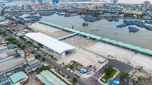 Âu thuyền và cảng cá Thọ Quang (phường Sơn Trà) được nâng cấp và mở rộng nhiều hạng mục, trong đó có trạm xử lý nước thải tại nguồn đạt công suất 300m3/ngày đêm. Nước thải sau khi xử lý đạt chuẩn kỹ thuật quốc gia về nước thải thủy sản. Ảnh: XUÂN SƠN