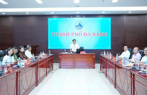 Phó Giám đốc Sở Nội vụ Trần Trung Sơn triển khai các nội dung tại hội nghị. Ảnh: T.CÔNG