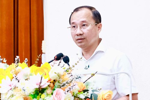 Thành ủy viên, Giám đốc Sở Xây dựng Nguyễn Anh Tuấn phát biểu cam kết thực hiện Chương trình hành động của UBND thành phố. Ảnh: Công Nghĩa