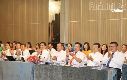 Các đại biểu tham dự tọa đàm.