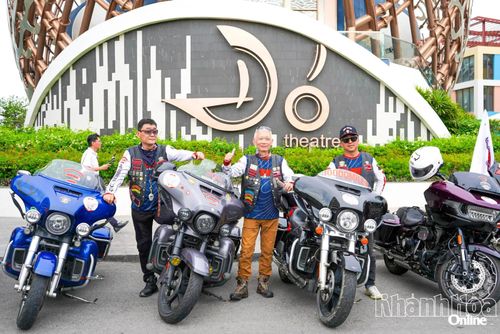 Biker đến từ Trung Quốc sẵn sàng tham gia lễ hội.
