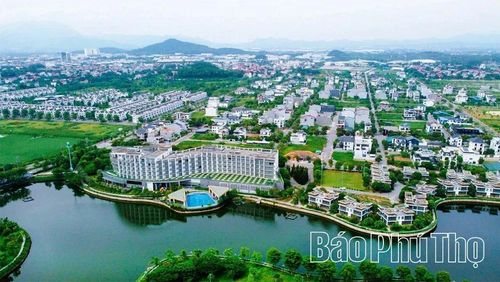 Khu đô thị Nam Vĩnh Yên được đầu tư xây dựng với các tiện ích dịch vụ nội khu như khu vui chơi, thể thao, dịch vụ y tế, giáo dục... trở thành một trong những khu đô thị kiểu mẫu trên địa bàn tỉnh.