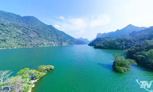 Khai thác du lịch hồ Ba Bể đang được ngành chức năng và chính quyền địa phương xác định theo hướng du lịch xanh và bền vững.