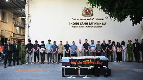 Cơ quan CSĐT Công an TP Hồ Chí Minh đã khởi tố, bắt tạm giam 17 người trong đường dây cưỡng đoạt tài sản núp bóng Công ty Song Long do Vũ Hoàng Long (ảnh trên) cầm đầu.