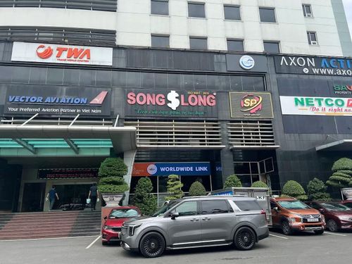 Trụ sở Công ty Cổ phần Đầu tư Mua bán nợ Song Long, đặt trụ sở tại phường Tân Sơn Nhất, TP Hồ Chí Minh.