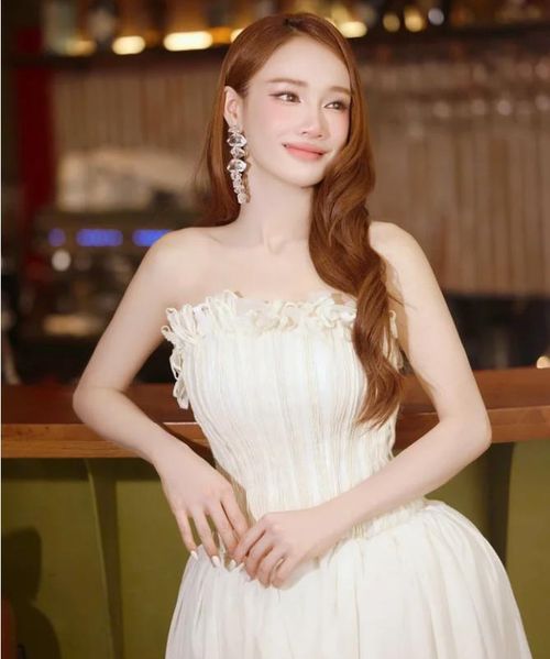 Diễn viên Nhã Phương.
