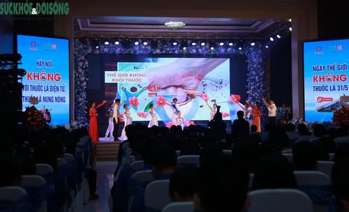 Tiết mục văn nghệ tại buổi lễ.