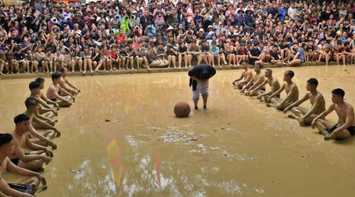 Các quân cầu sẵn sàng cho trận đấu mang đầy ý nghĩa.