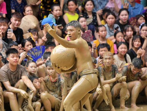 Giây phút tạo dáng ngẫu hứng của một quân cầu.