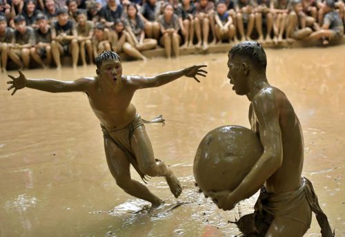 Những pha tấn công và cả cuộc truy cản quyết liệt.