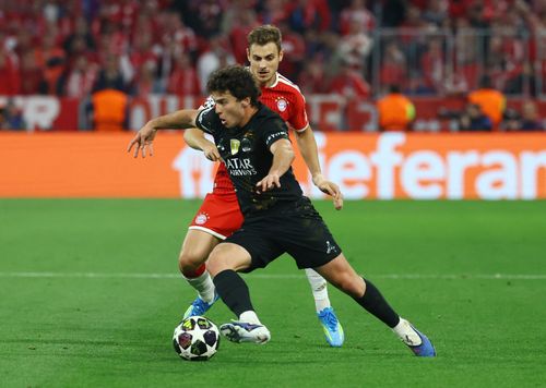  Neves gây ấn tượng bởi lối chơi năng nổ, khả năng pressing và sự trưởng thành vượt tuổi. Anh được kỳ vọng sẽ trở thành trụ cột của bóng đá Bồ Đào Nha trong nhiều năm tới. 