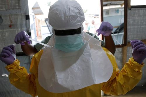  Nguy cơ lây lan Ebola trên toàn cầu được đánh giá không cao. Ảnh: Reuters. 