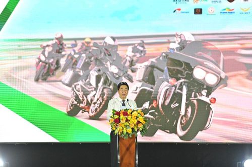 Phó Chủ tịch Thường trực UBND tỉnh Nguyễn Long Biên phát biểu khai mạc