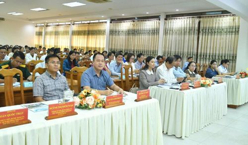 Đại biểu tham dự tọa đàm