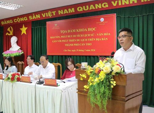 Nhà báo Đặng Duy Khôi - Báo và Phát thanh, Truyền hình Cần Thơ trình bày tham luận