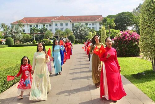 Đặc biệt, sự kiện có sự tham gia của đông đảo kiều bào đang sinh sống, học tập và làm việc tại tỉnh Siem Reap
