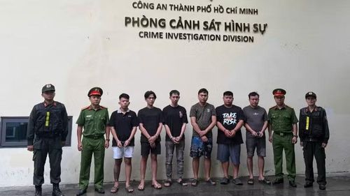 Các đối tượng tại cơ quan chức năng. (Ảnh: Công an cung cấp)