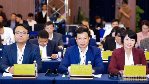 Lãnh đạo tỉnh Lâm Đồng tham dự hội thảo.