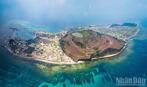 “Viên ngọc quý” Lý Sơn - bảo tàng sống động về văn hóa, địa chất núi lửa độc đáo của Việt Nam.