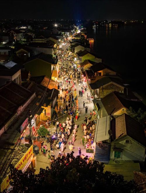 Phố cổ Bao Vinh nhìn từ trên cao - không gian di sản mang đậm dấu ấn của thương cảng nổi tiếng một thời ở xứ Huế.